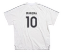 Camiseta Balenciaga Ipanema Soccer Oversized em Branco/preto